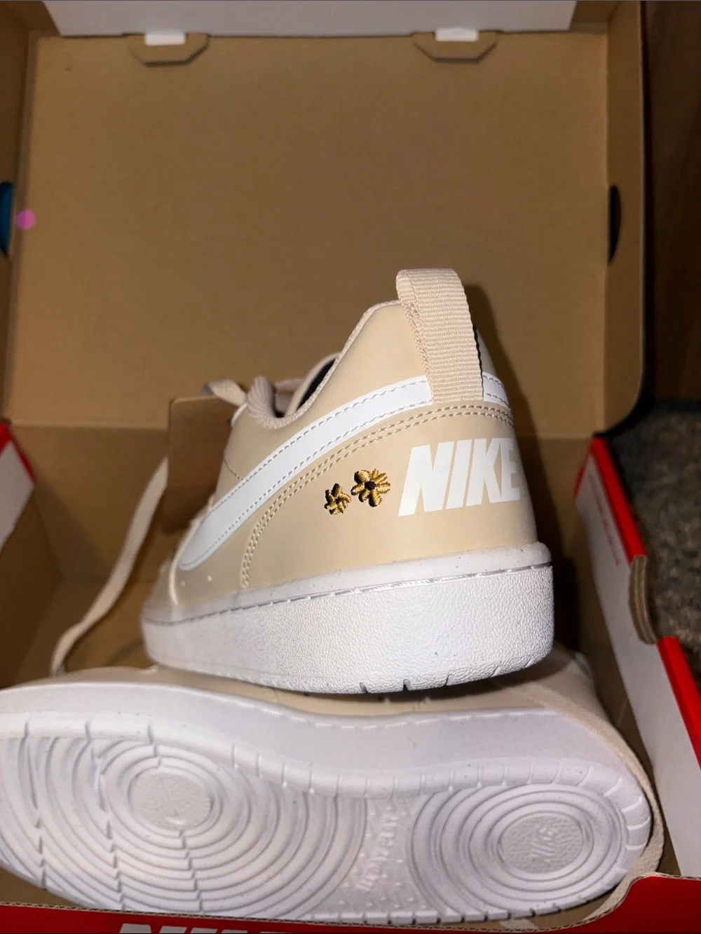 Nike Low-Top Sneakers in Beige and White with Gold Accents - Picture 2 of 4